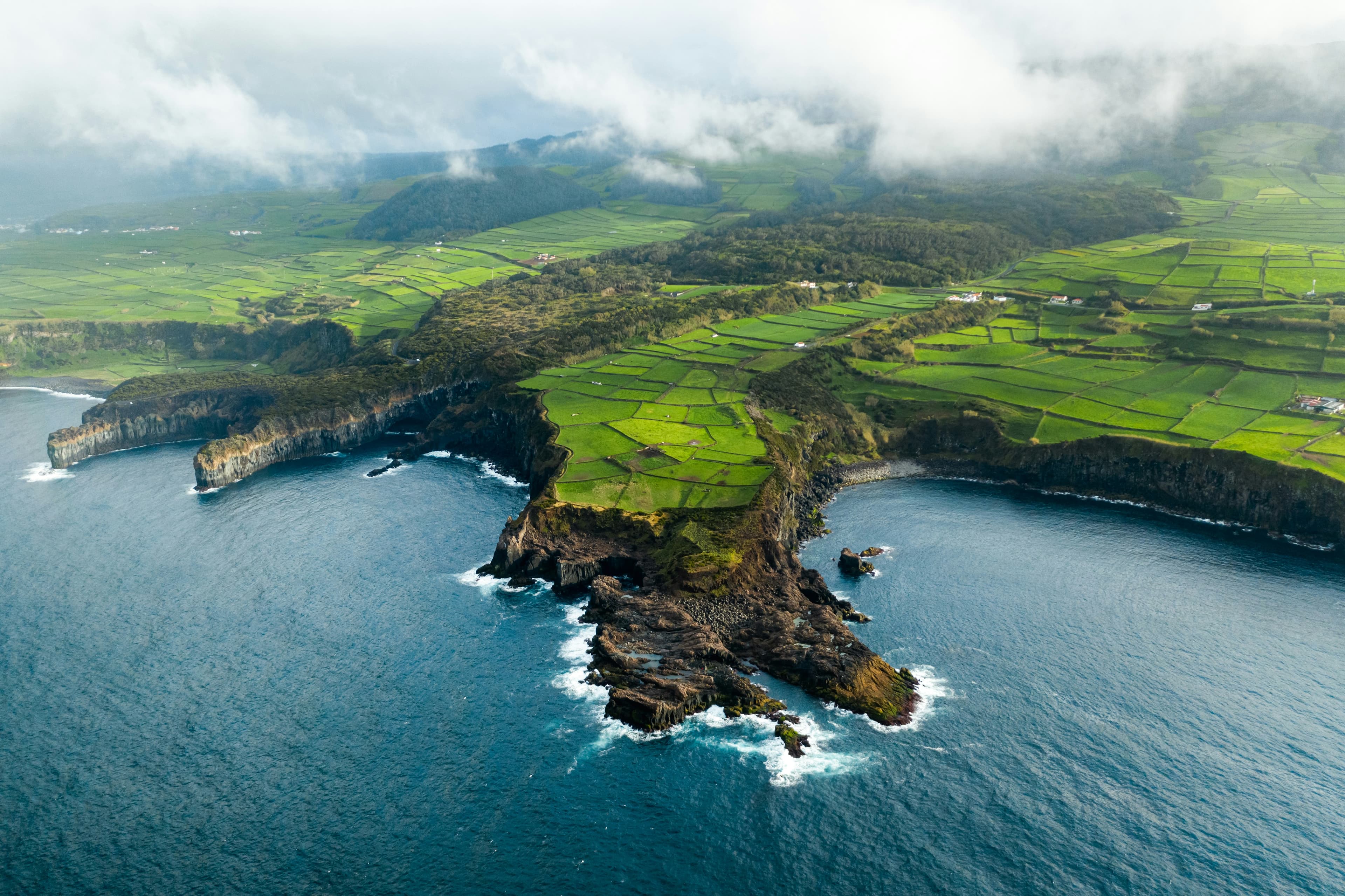 Sete Cidades, Azores: Lagunas Volcánicas, Miradores y Senderismo