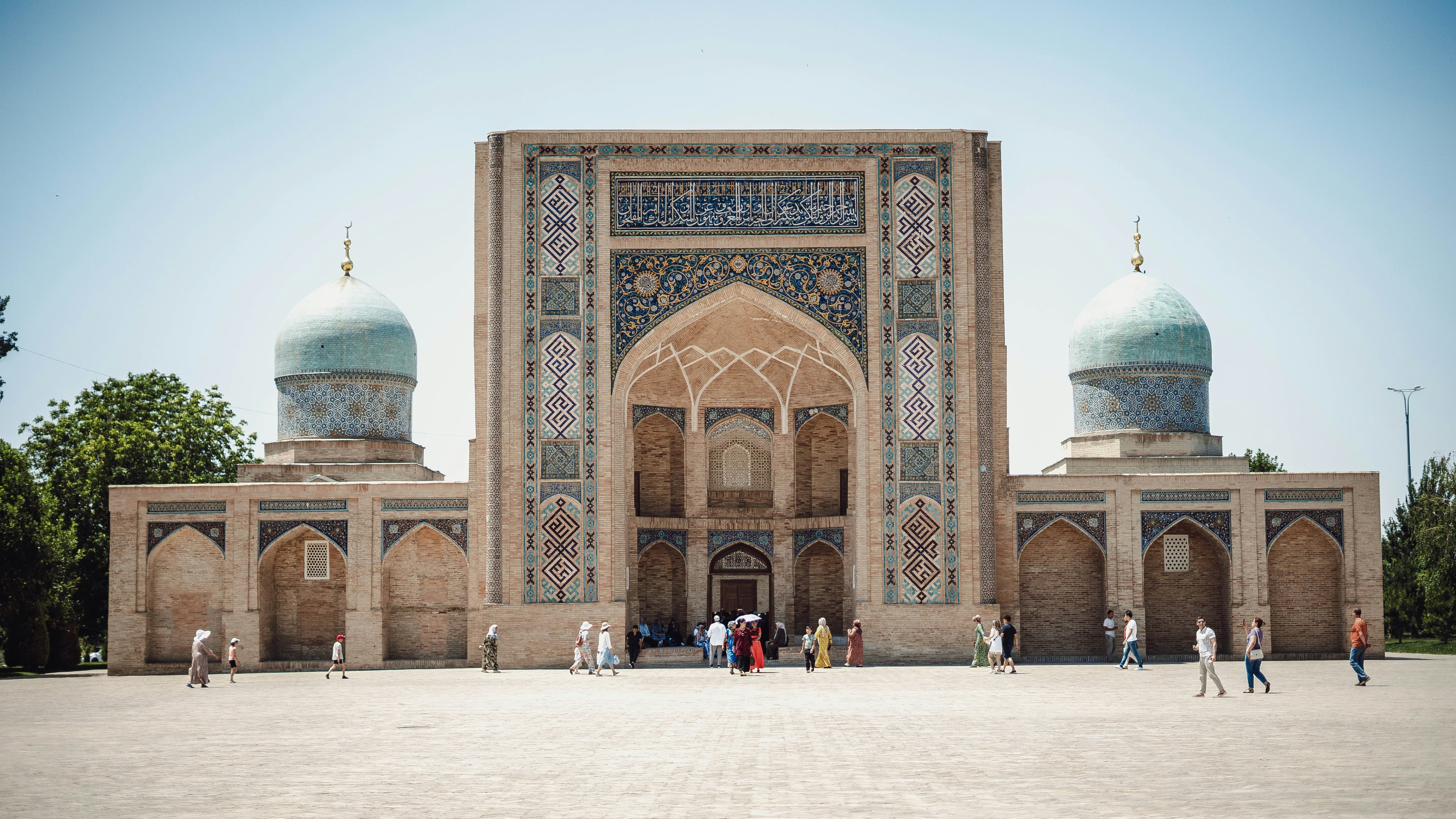 Tashkent: el bazar de Chorsu, el Corán del siglo VII y el metro soviético más decorado de Asia Central