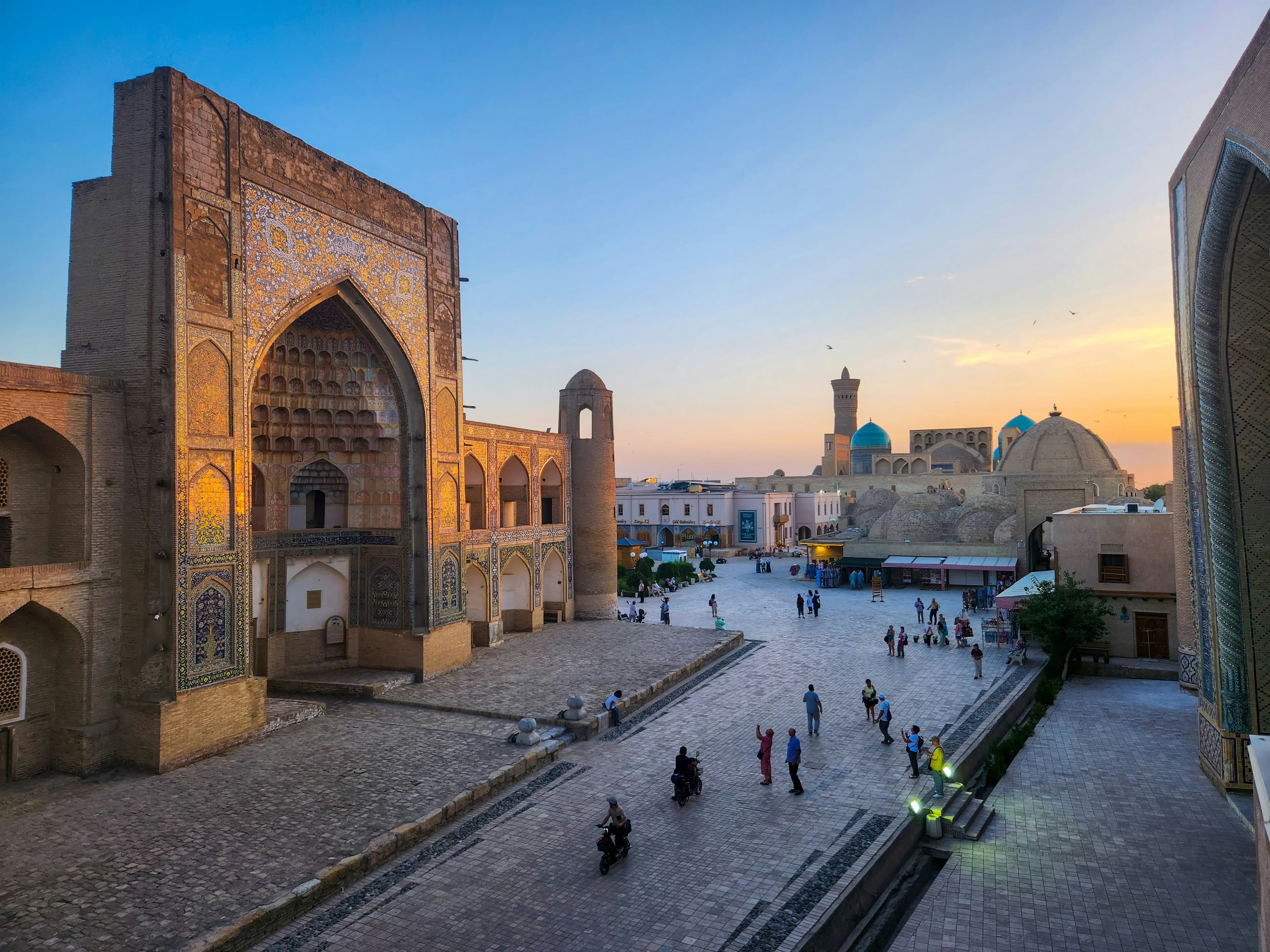 Guía Completa para Viajar a Uzbekistán: La Ruta de la Seda en 2026